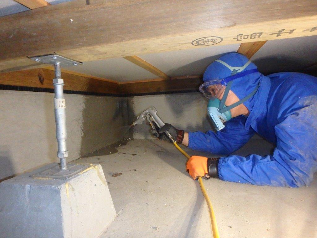 しっかりと養生をして施工にあたります